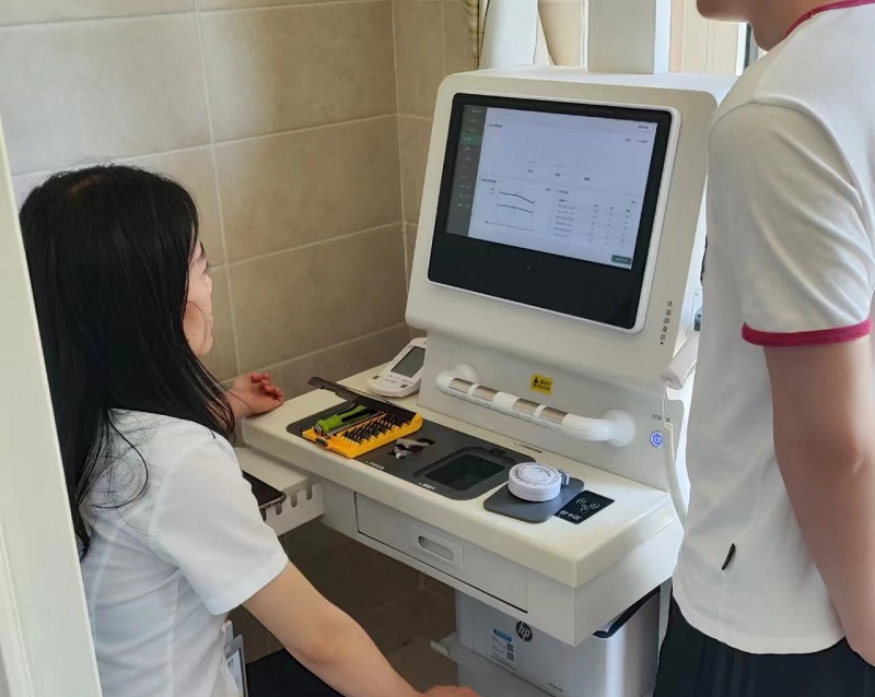 多參數(shù)健康檢測一體機(jī)是如何實現(xiàn)健康監(jiān)測的？